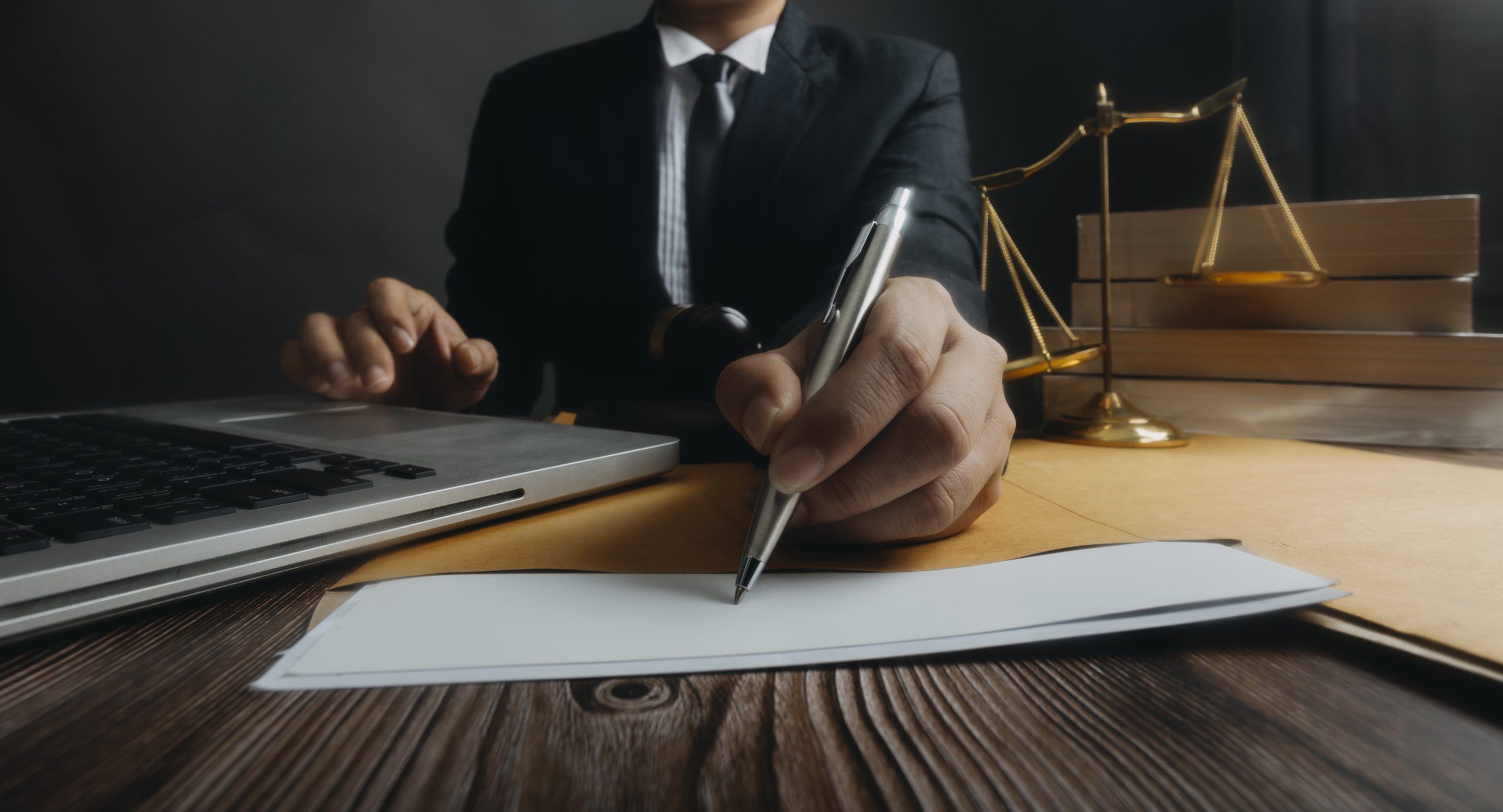 5 Tips for Working with a Witness Expert Successfully